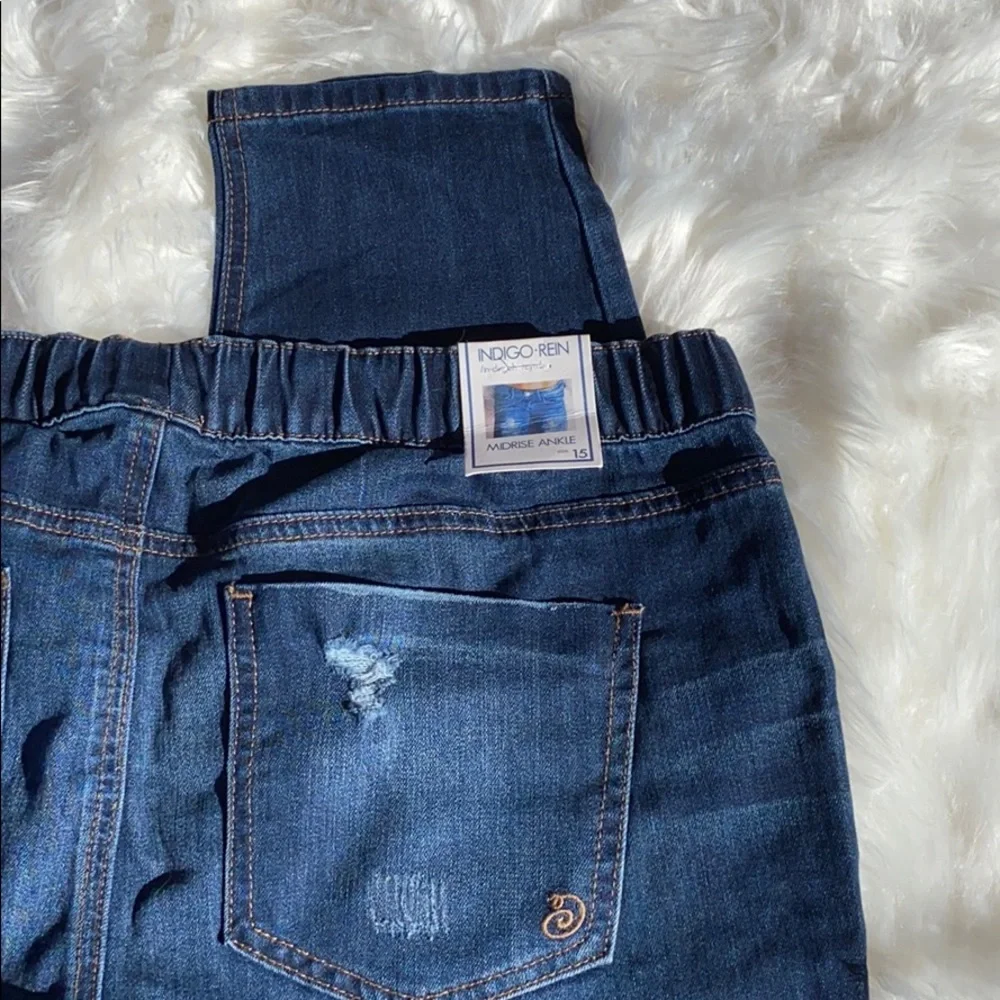 NWT Juniors’ Indigo Rein Mid-Rise Pull-On Jeggings